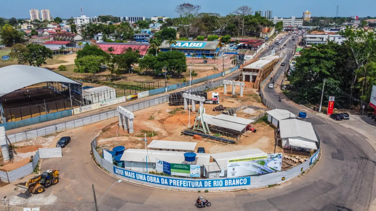 O nome no concreto e o peso do símbolo