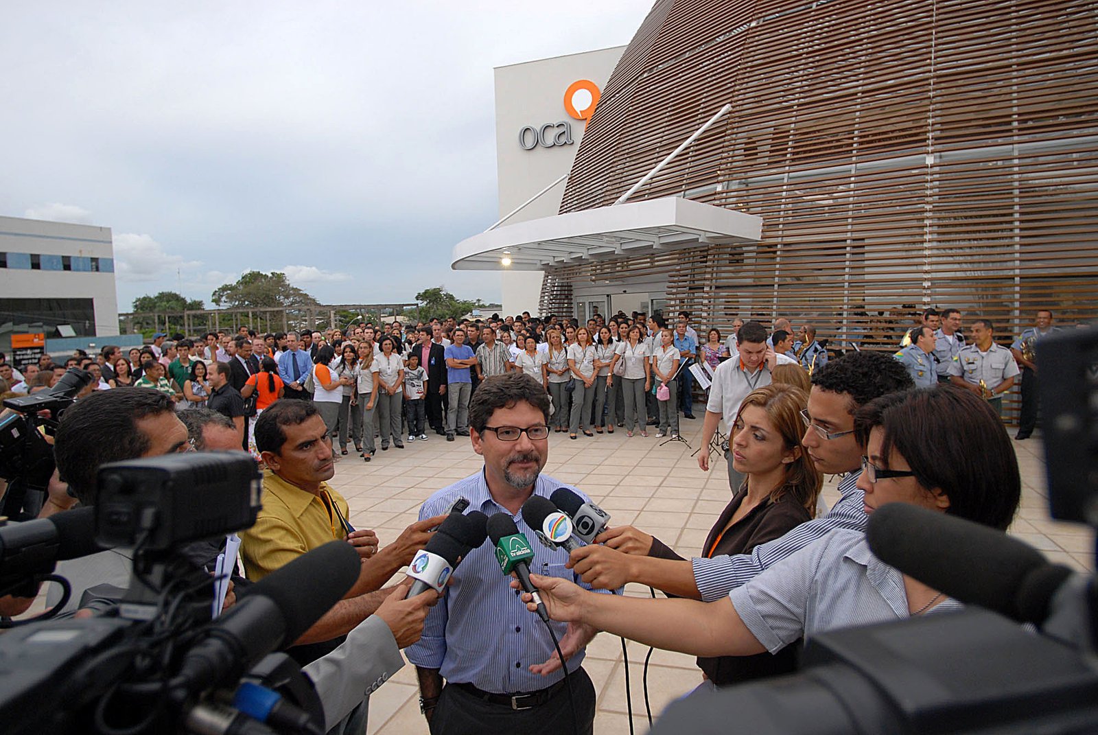Binho entrega a OCA: espaço feito para facilitar a vida das pessoas