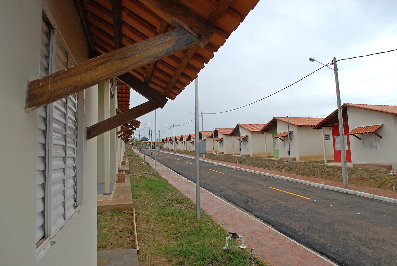 Binho inaugura urbanização da ZAP Chico Mendes e entrega casas do Minha Morada